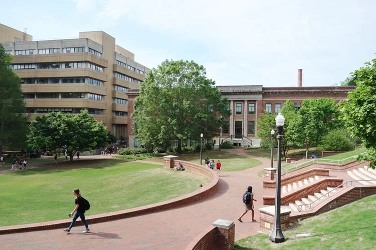 A Crisis of Oversight: The Growing Divide at Sarah Lawrence College