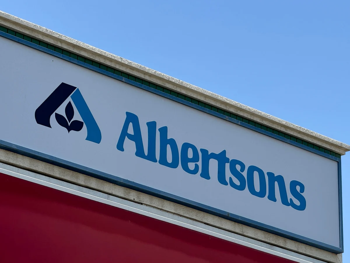 Albertsons Companies Deepens Strategic AI Alliance with OpenAI to Revolutionize Grocery Retail