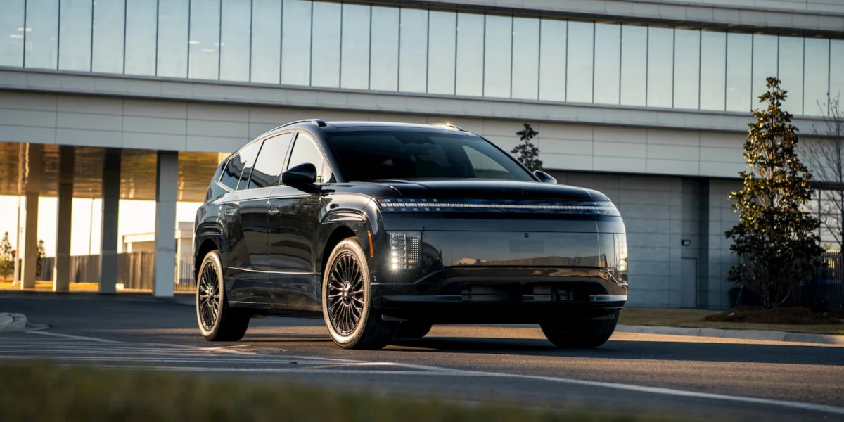 The Great Electric Pivot: Why Hyundai’s IONIQ 9 is Challenging Its Own Best-Seller for Value